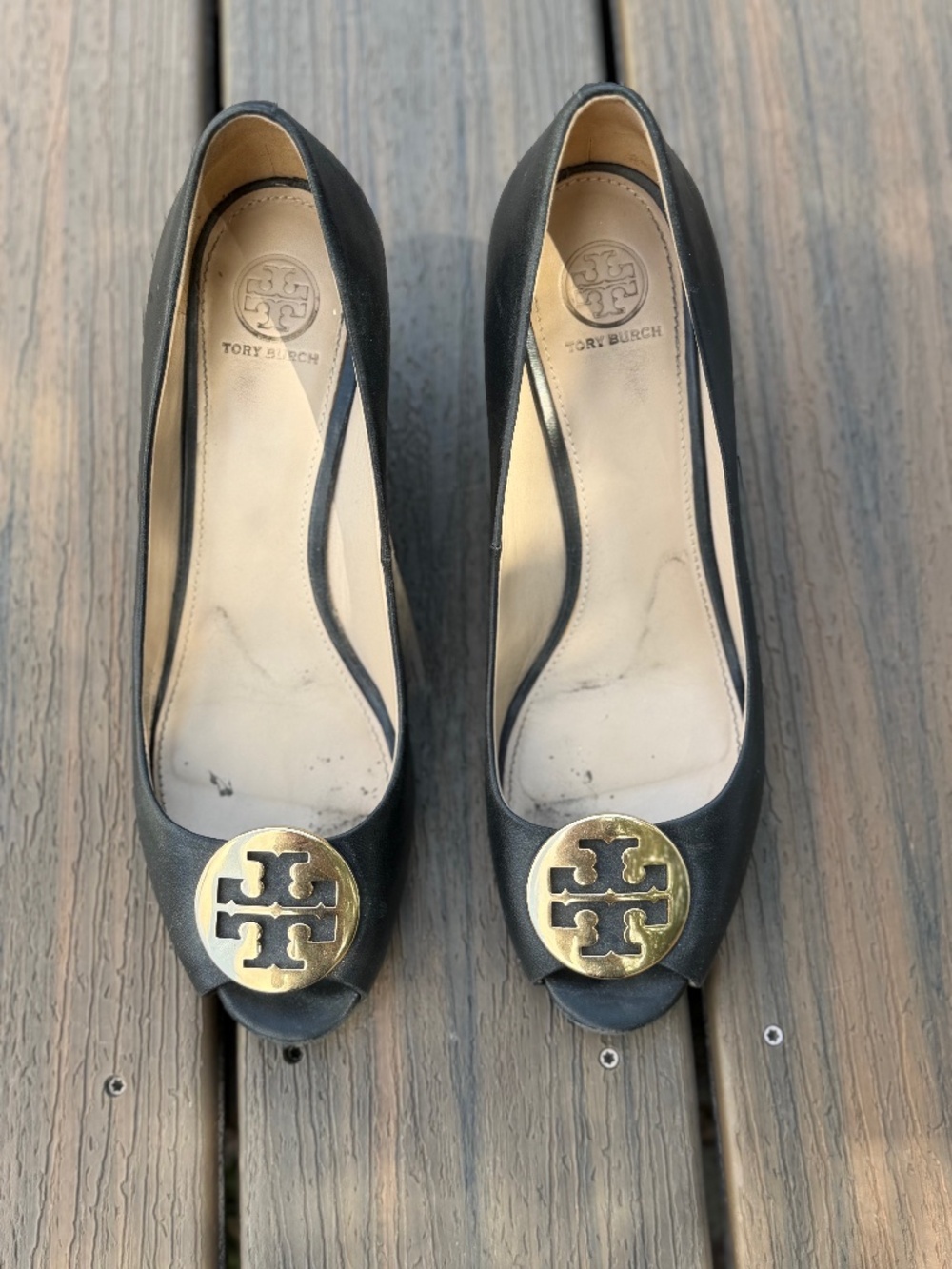 Tory Burch Black Leather Peep Toe Gold Logo Pump Heels Size 9